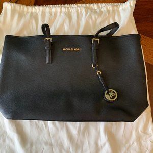 Michael Kors Jet Set Tote